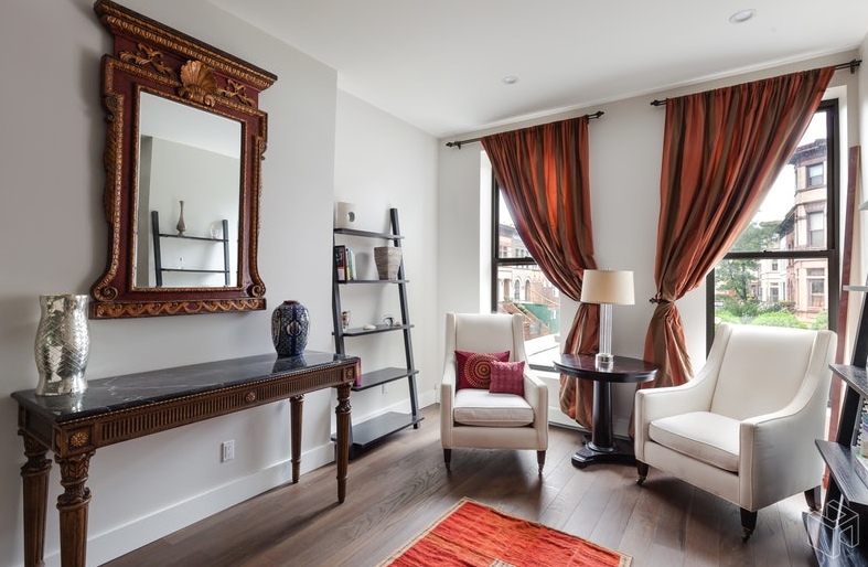 This fully renovated Crown Heights townhouse has a traditional facade